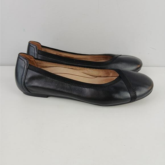 Vionic SZ 8.5 Caroll Ballet Flat in Black Leather - Picture 3 of 8
